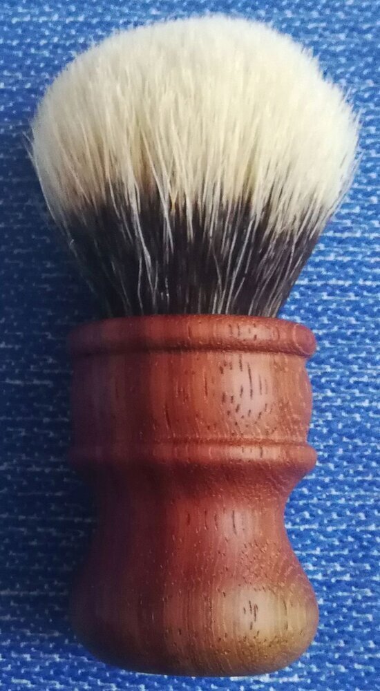Rasurkult Padouk 2-Band SHD Silberspitz (24mm) trocken.jpg