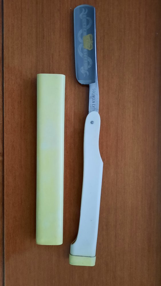 Messer mit Reiseetui.jpg