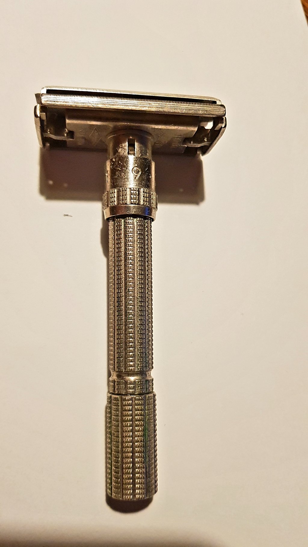 37627744jf.jpg