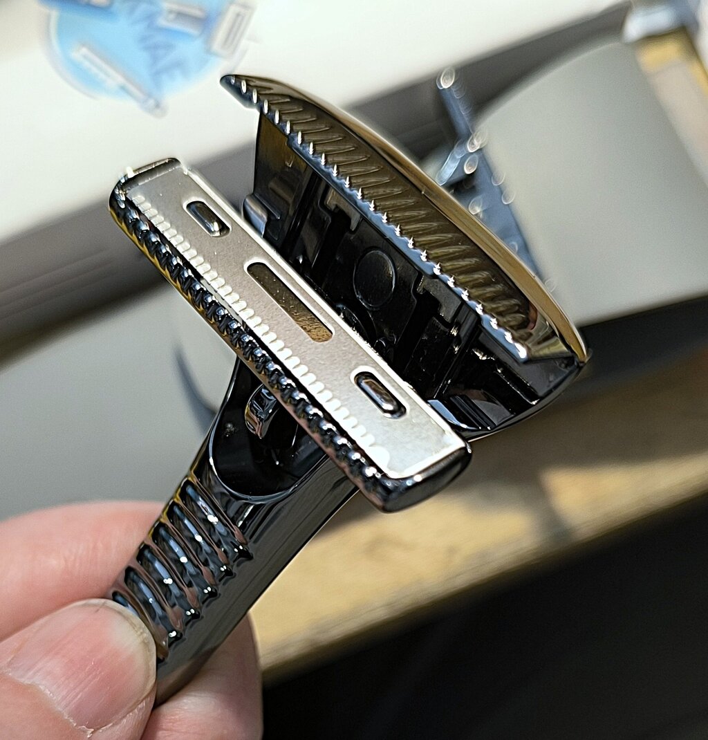 49864276kb.jpg
